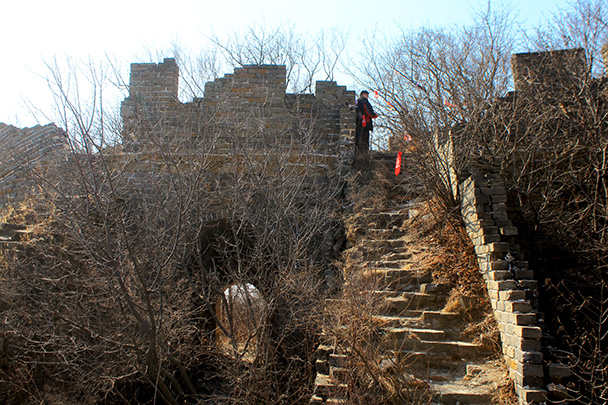 Red ribbons marked the trail - Chinese Knot Great Wall, 2018/03/10