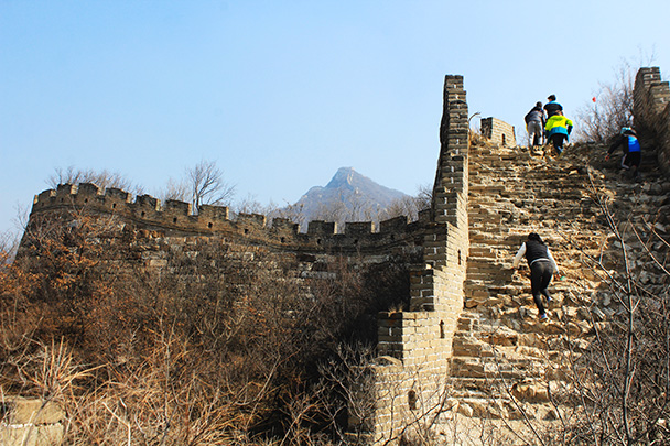 A rough section with a strong foundation. The Chinese Knot is on the peak in the background - Chinese Knot Great Wall, 2018/03/10