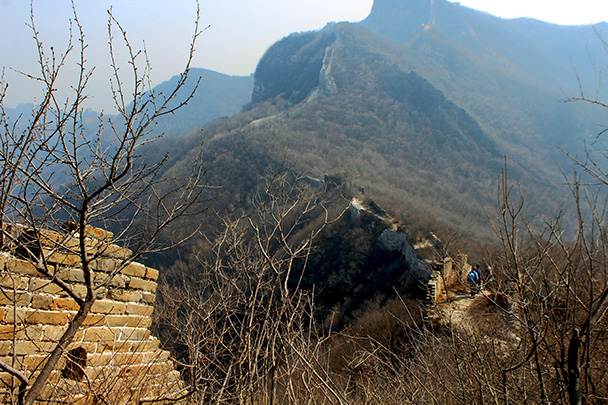 From the high point we hiked down to the village - Chinese Knot Great Wall, 2018/03/10