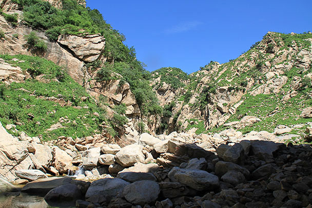 Boulders in the canyon, Beijing Hikers The Great Flood hike 2013/07/28