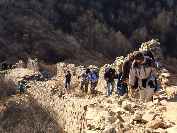 Climbing up a steep section of wild Great Wall - 20141108-Zhenbiancheng
