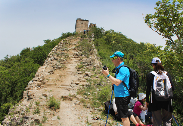 On the wall at last, time for a break - Middle Switchback Great Wall, 2015/06/07