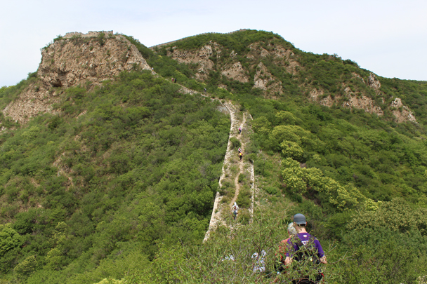 Up ahead, the trail along the wall gets steeper - Middle Switchback Great Wall, 2015/06/07