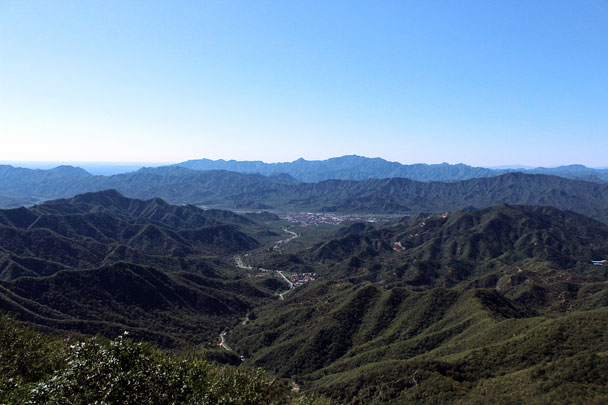 A view back down the valley - Chinese Knot Great Wall, 2015/09/12