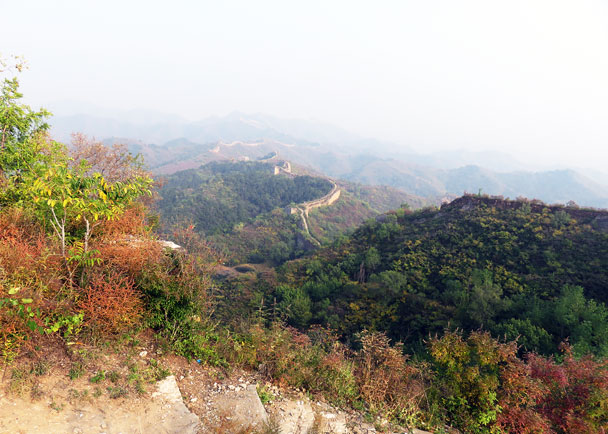 When the leaves turn red or yellow, the views of the wall are splendid - Camping at the Gubeikou Great Wall, 2015/10