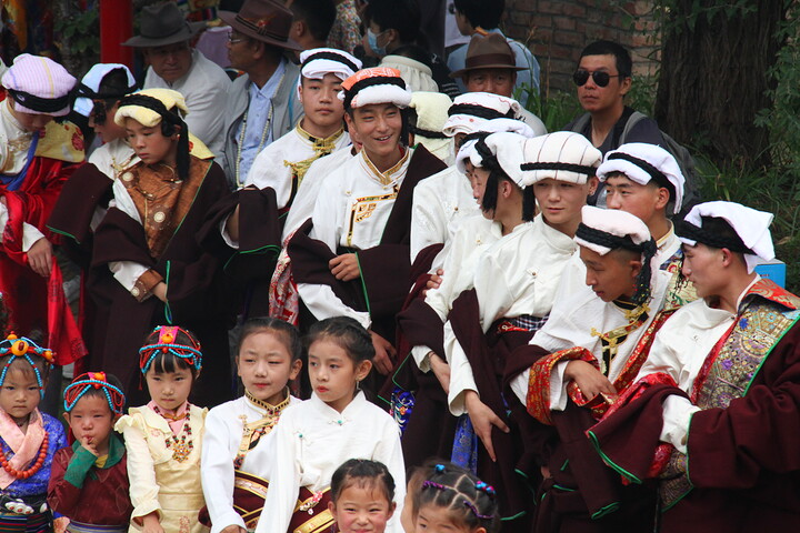 Tongren’s Festival of the Sixth Month, Qinghai Province, 2022/07 photo #5