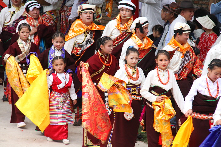 Tongren’s Festival of the Sixth Month, Qinghai Province, 2022/07 photo #6