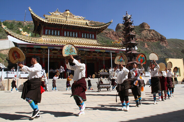 Tongren’s Festival of the Sixth Month, Qinghai Province, 2022/07 photo #13
