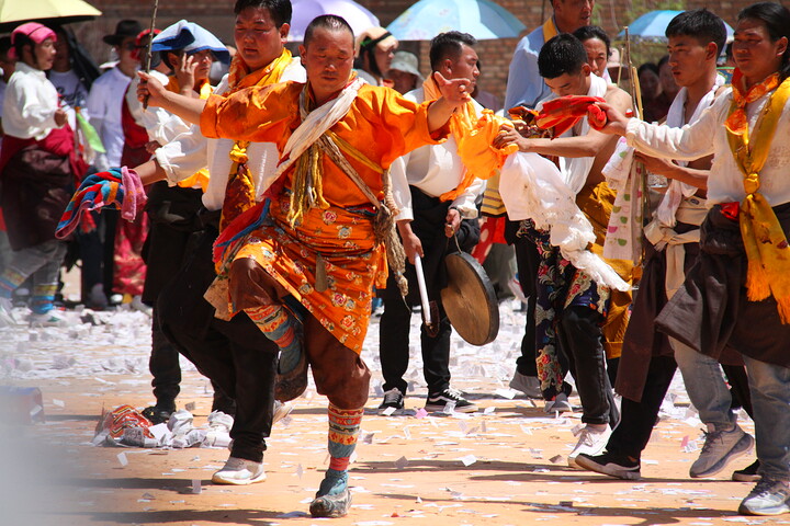 Tongren’s Festival of the Sixth Month, Qinghai Province, 2022/07 photo #17