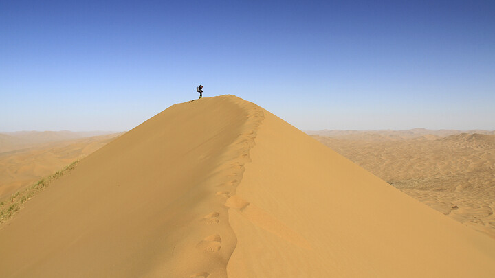 Bilitu Peak, in the Badain Jaran desert