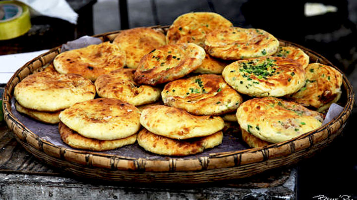 Baba, a popular snack in Xizhou.