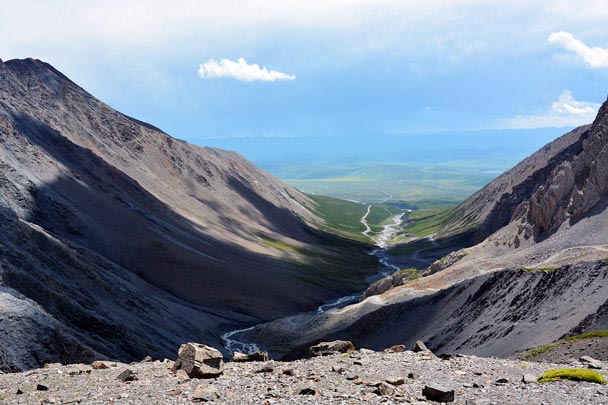 Looking down from Gangshika Mountain