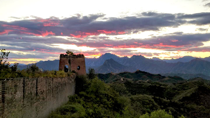 See sunset from the Great Wall at Gubeikou