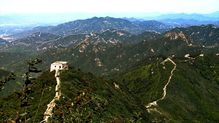 Views of all the Great Wall in the mountains below the High Tower