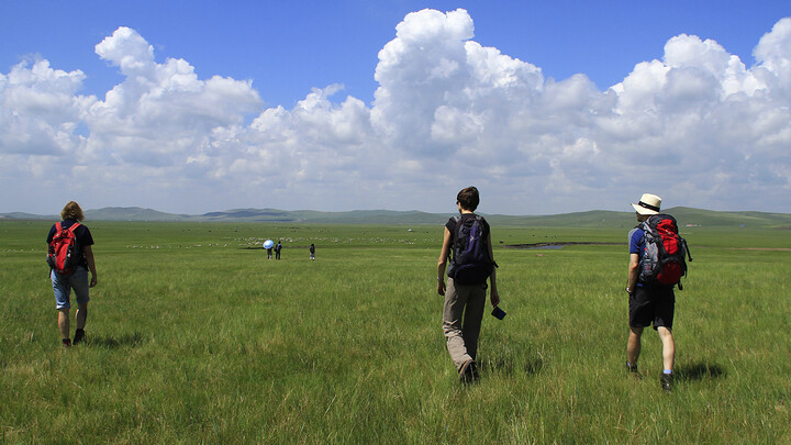 Hike through the Hulunbuir Grasslands