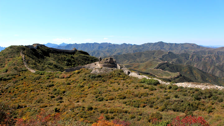 Autumn colours by Great Wall in Yanqing District, Beijing
