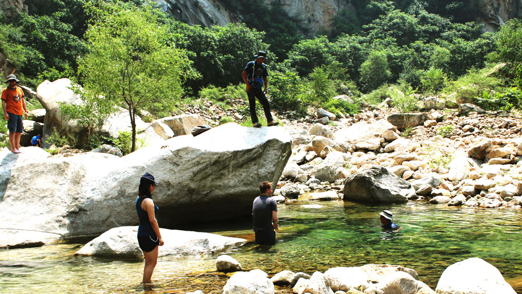 Kids Club at Yunmeng Gorge | Paddling in the water